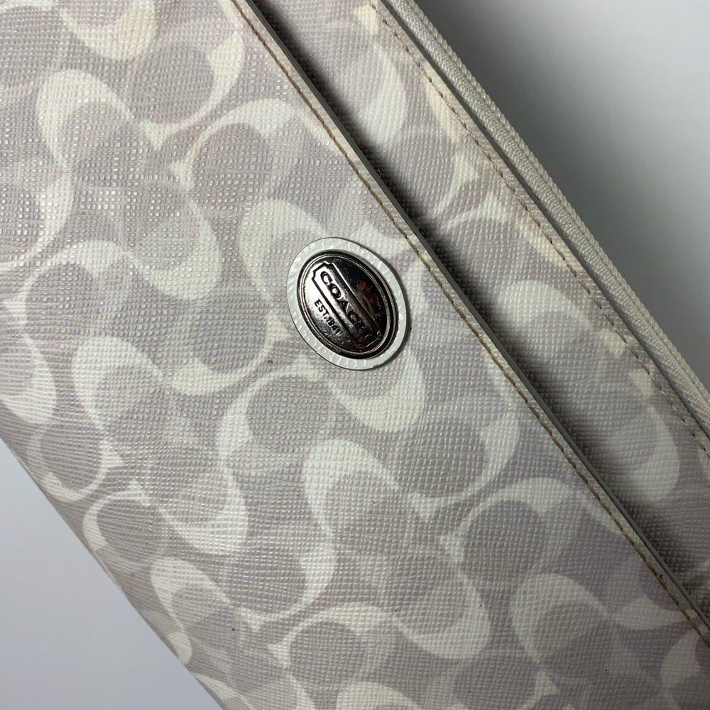 Coach Wristlet - Picture 2 of 6